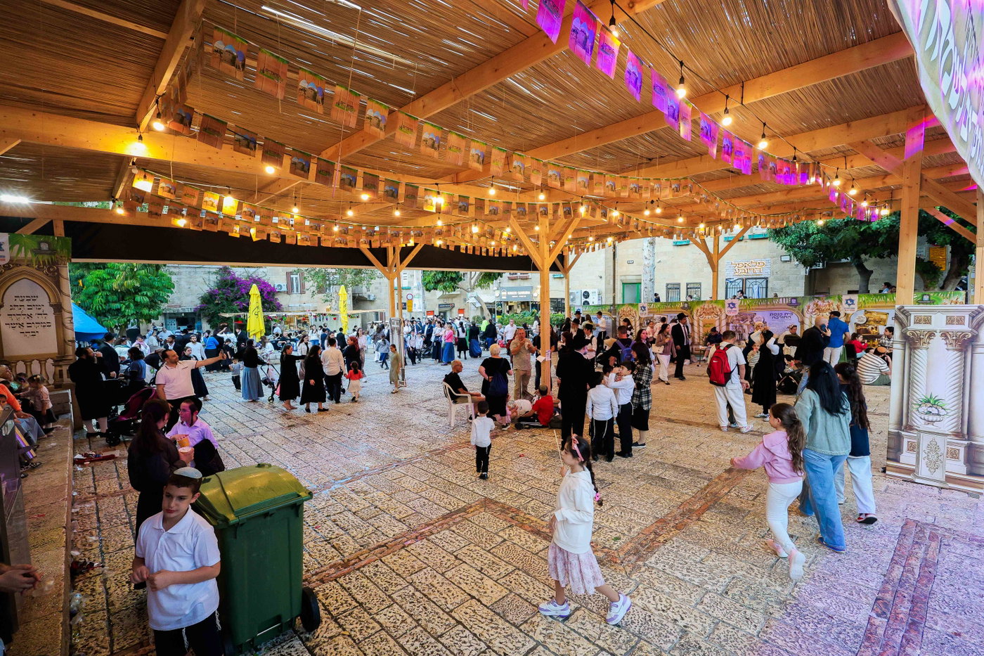אירועי חול המועד ברובע היהודי: רבבות נהנו מסוכת החזון איש ותצפית חדשה