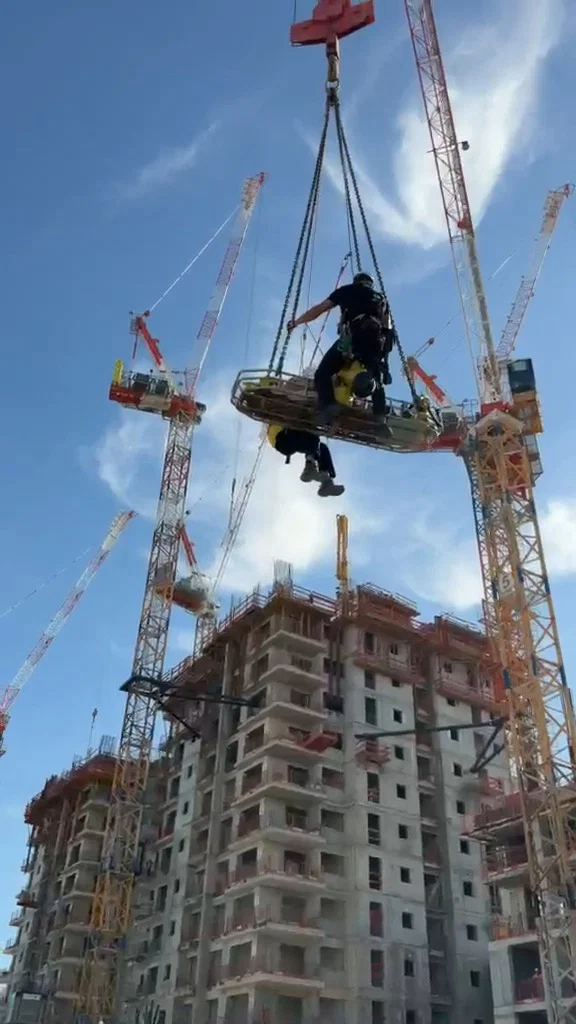 נפל לבור בעומק 20 מטר בירושלים: כך נראה החילוץ הדרמטי | צפו