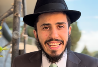 מה עושה המלאך מיכאל עם הנעליים שנקרעו בהקפות של שמחת תורה? | צפו