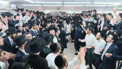 "עוצו עצה ותופר": כשראש הישיבה המוכר הלהיב את צעירי צאן | תיעוד
