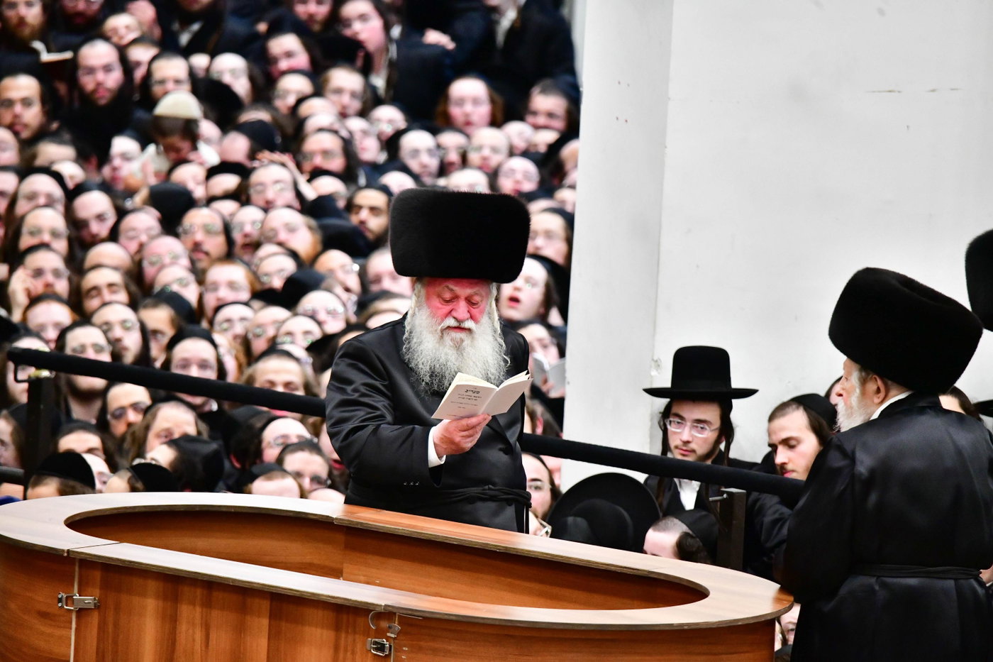 הקפות שניות בחצה"ק גור