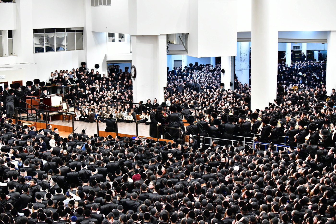 הקפות שניות בחצה"ק גור