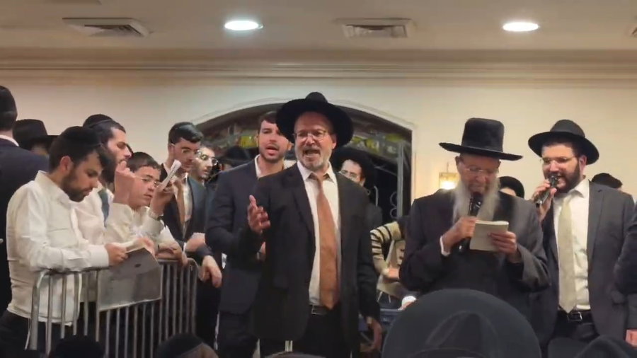 ההקפות השניות בישיבת "אהבת שלום"