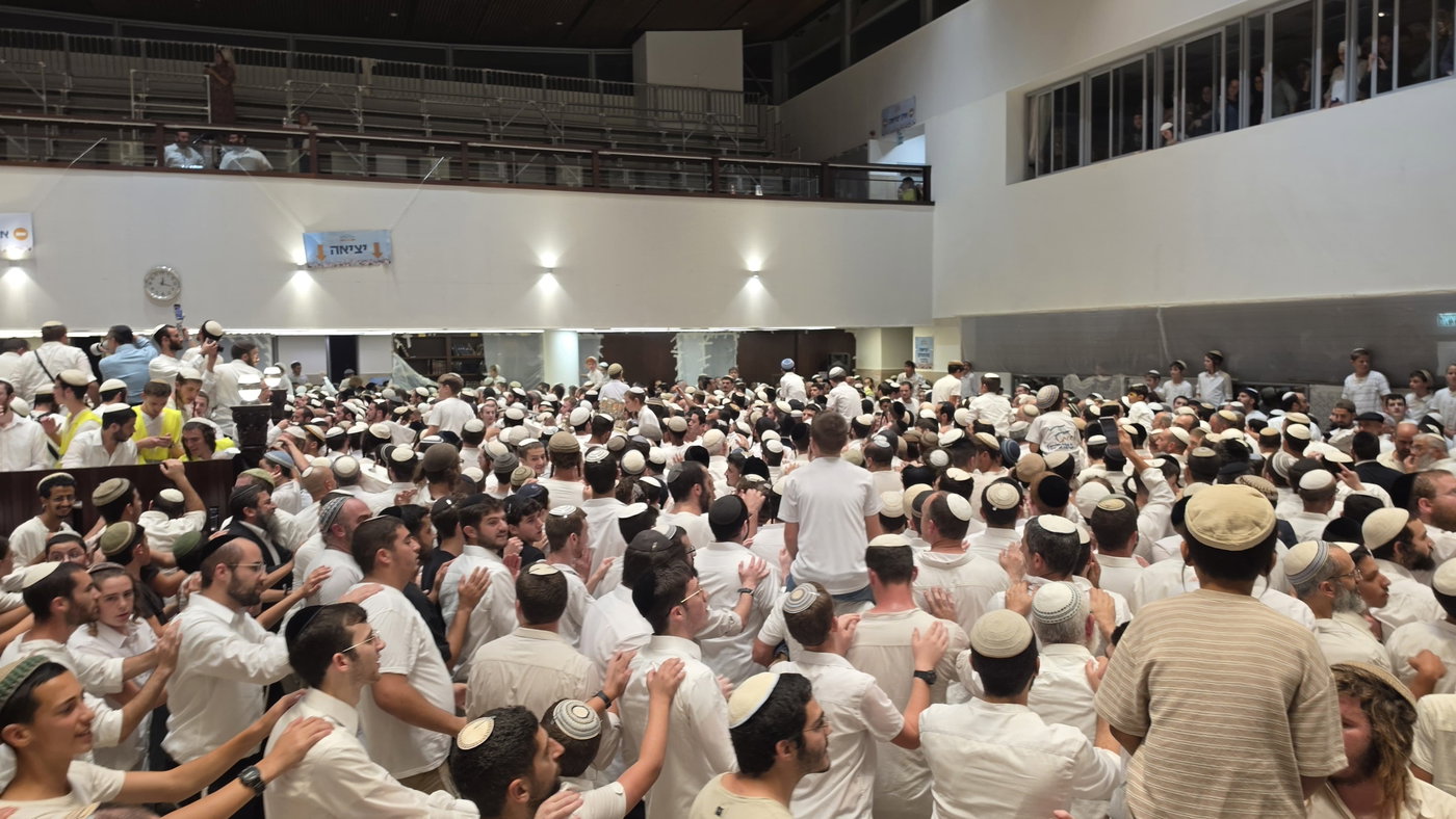 ההקפות השניות בישיבת הר המור