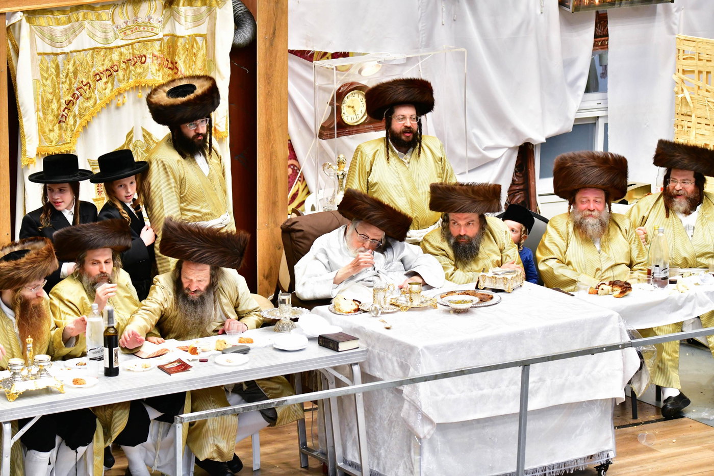 נעילת החג שמחת תורה בחצה"ק תולדות אברהם יצחק