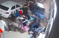 השלווה הפכה לצרחות אימה: בן 80 דהר ברכבו למדרכה עמוסה