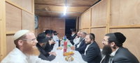 שמחת חג אצל הרה"ג מנחם מנדל נחשון