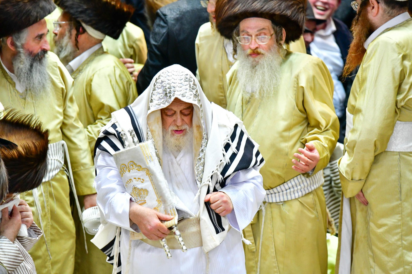 הקפות שניות בחצה"ק תולדות אהרן