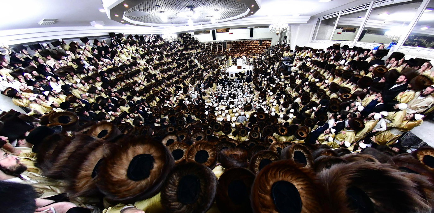 הקפות שניות בחצה"ק תולדות אהרן