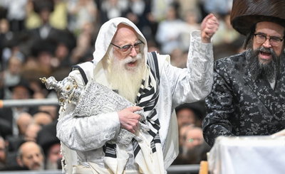 הקפות שניות בחצה"ק צאנז