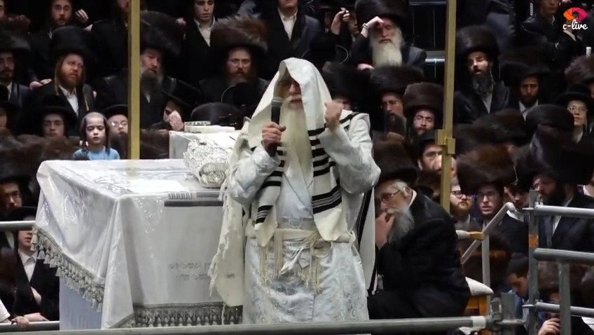 האדמו"ר מצאנז בדברות קודשו בהקפות שניות