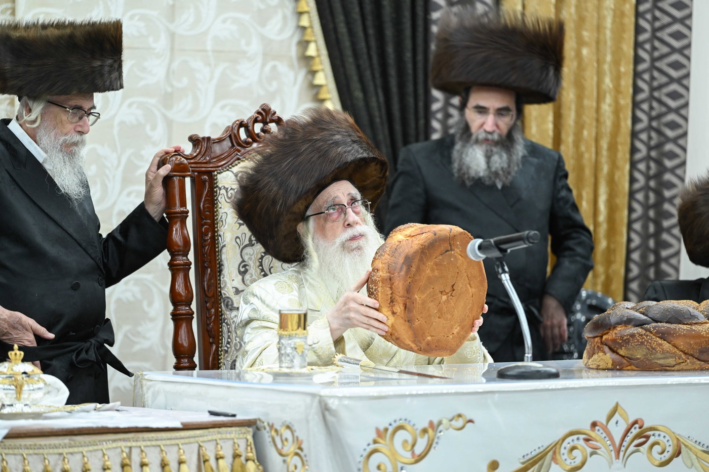 סוכות בחצה"ק צאנז