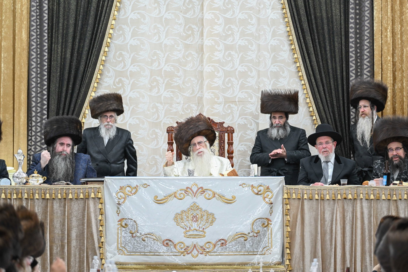 סוכות בחצה"ק צאנז