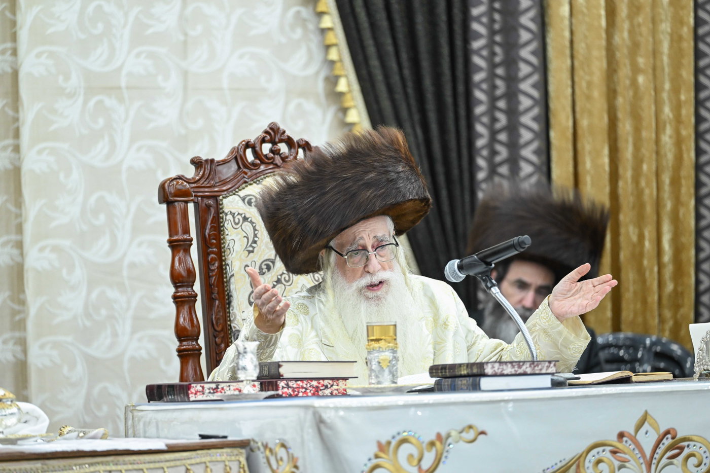 סוכות בחצה"ק צאנז