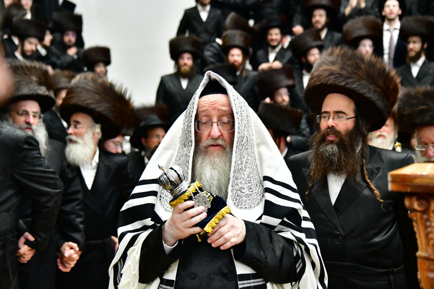 הקפות שניות בחצה"ק ביאלה