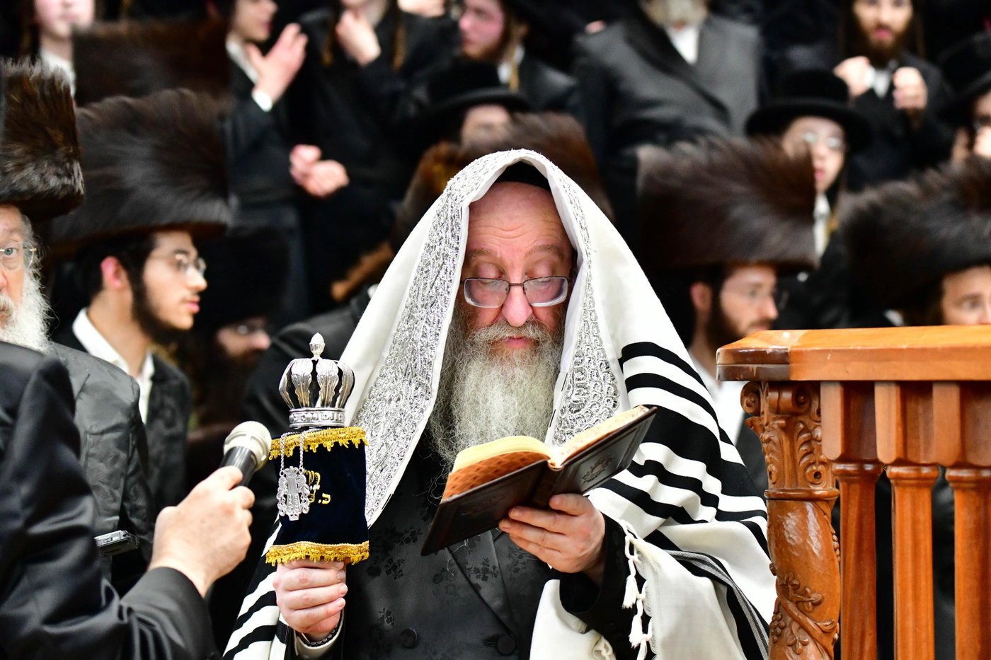 הקפות שניות בחצה"ק ביאלה