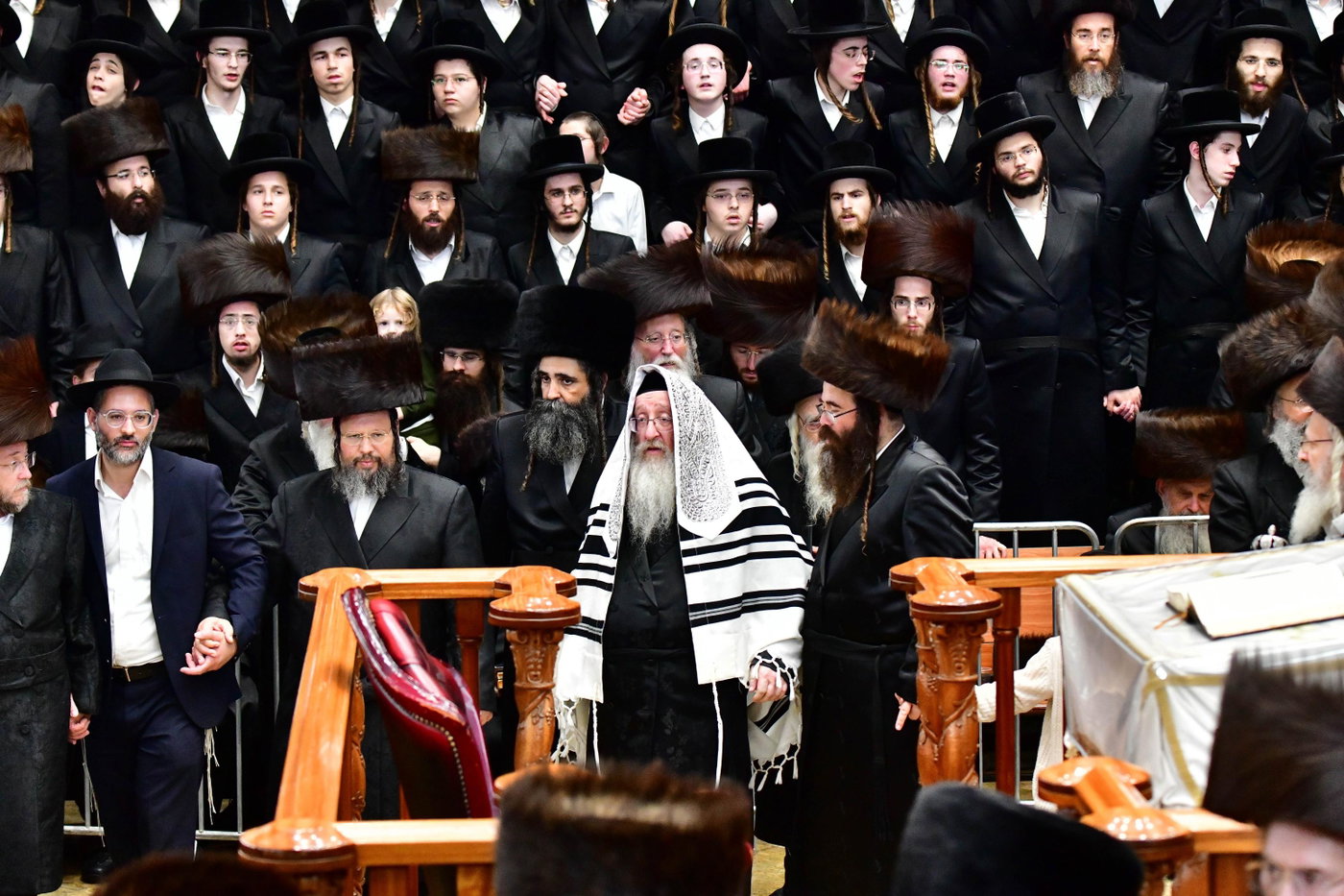 הקפות שניות בחצה"ק ביאלה