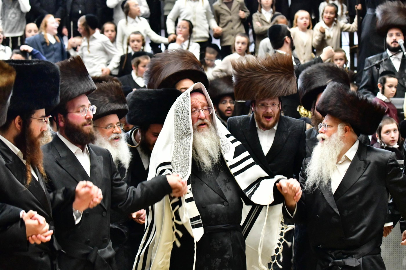 הקפות שניות בחצה"ק ביאלה
