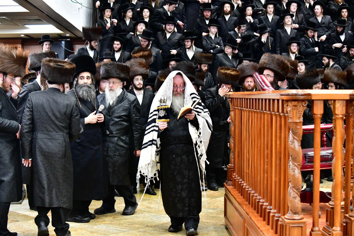 הקפות שניות בחצה"ק ביאלה