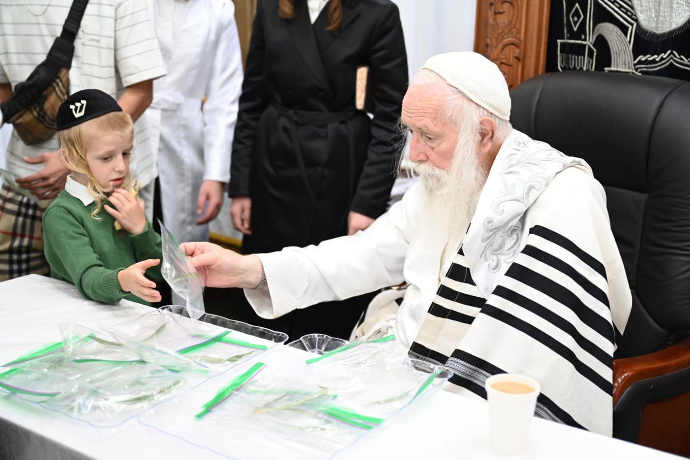 סוכות אצל הגרי"ד גרוסמן