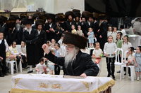 הקפות שניות בחצה"ק דארג