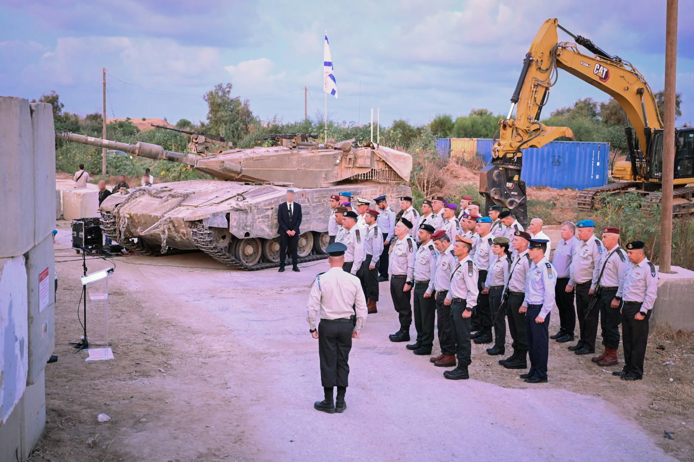 מעמד הזיכרון של פורום מטכ"ל בבסיס זיקים לציון שלוש שנים לטבח ה-7 באוקטובר