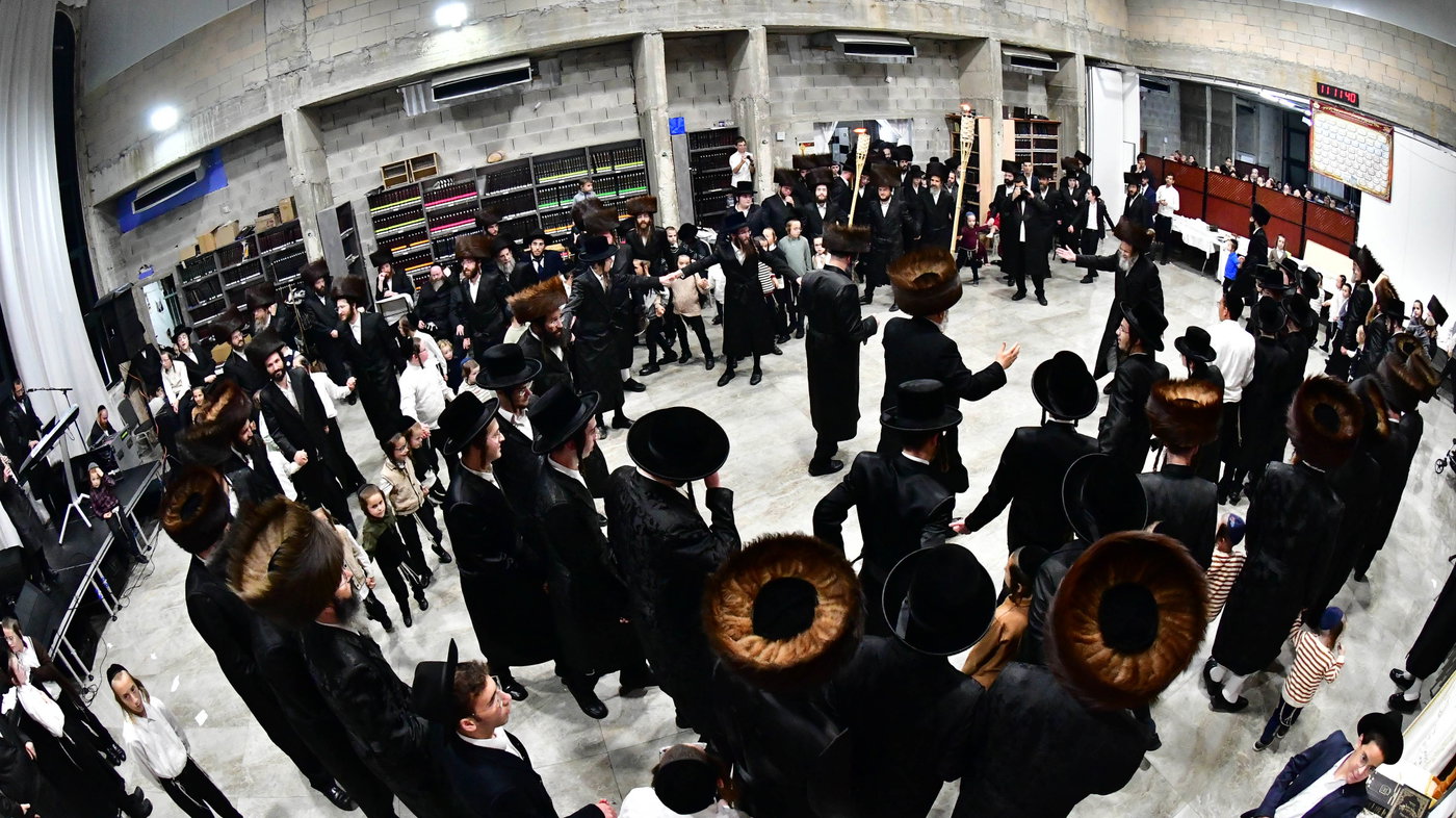 שמחת בית השואבה בחצה"ק דינוב