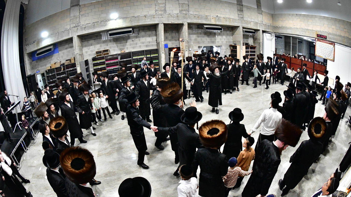 שמחת בית השואבה בחצה"ק דינוב