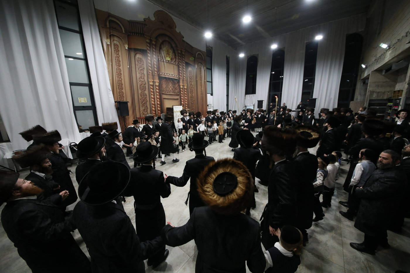 שמחת בית השואבה בחצה"ק דינוב