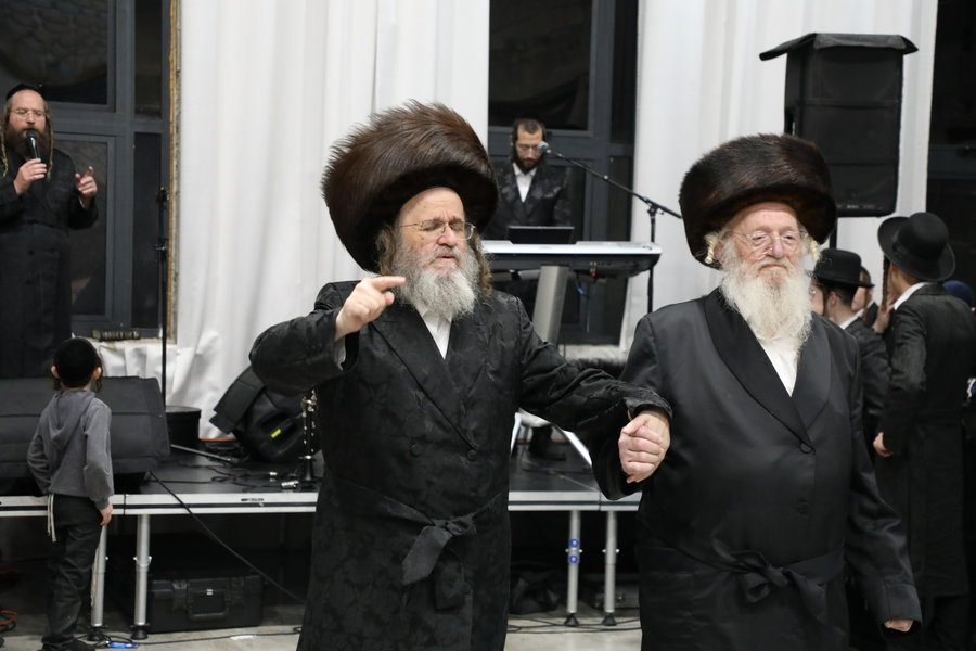 שמחת בית השואבה בחצה"ק דינוב