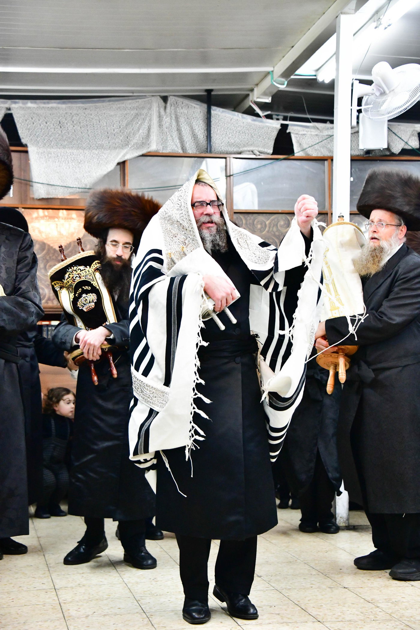 הקפות שניות בחצה"ק סקולען ירושלים