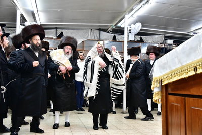 הקפות שניות בחצה"ק סקולען ירושלים