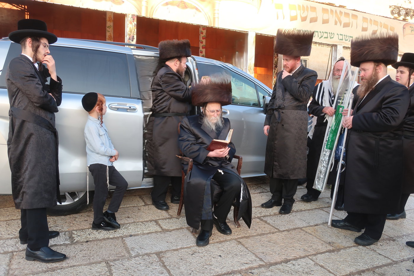 חג הסוכות בחצה"ק ערלוי