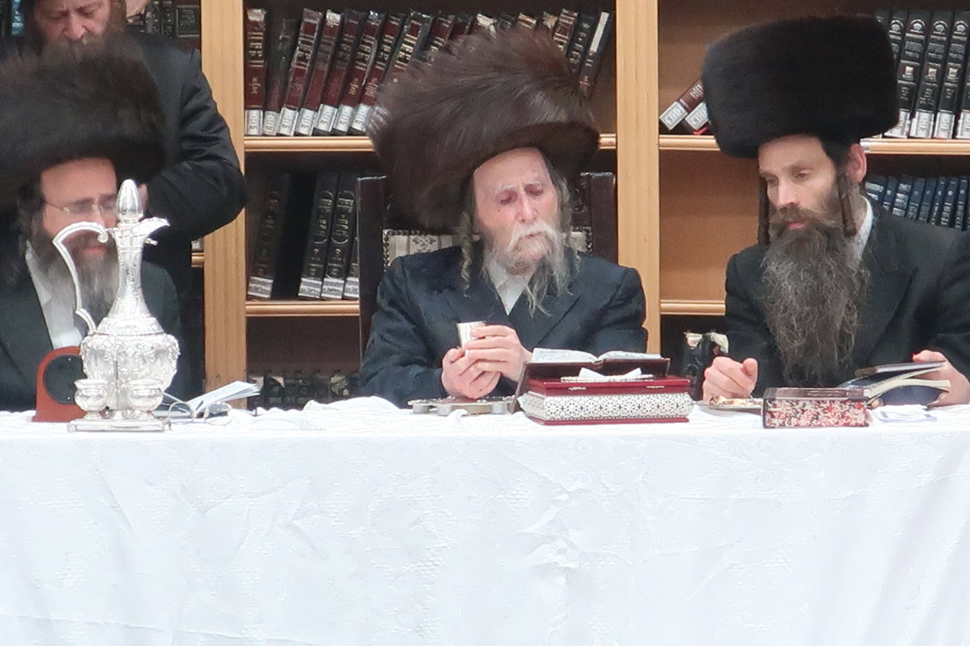 חג הסוכות בחצה"ק ערלוי
