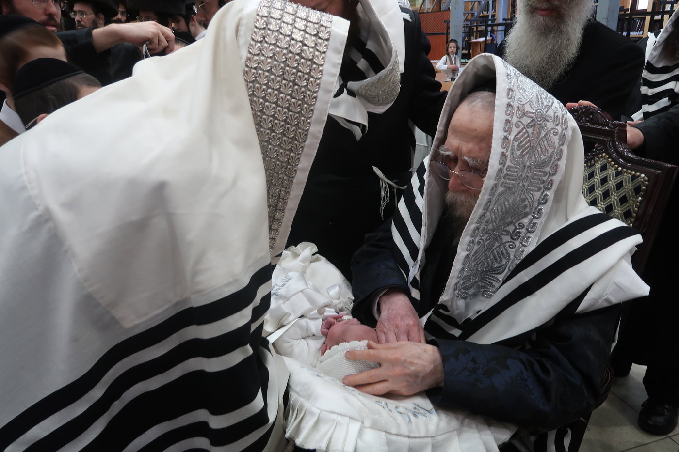 חג הסוכות בחצה"ק ערלוי