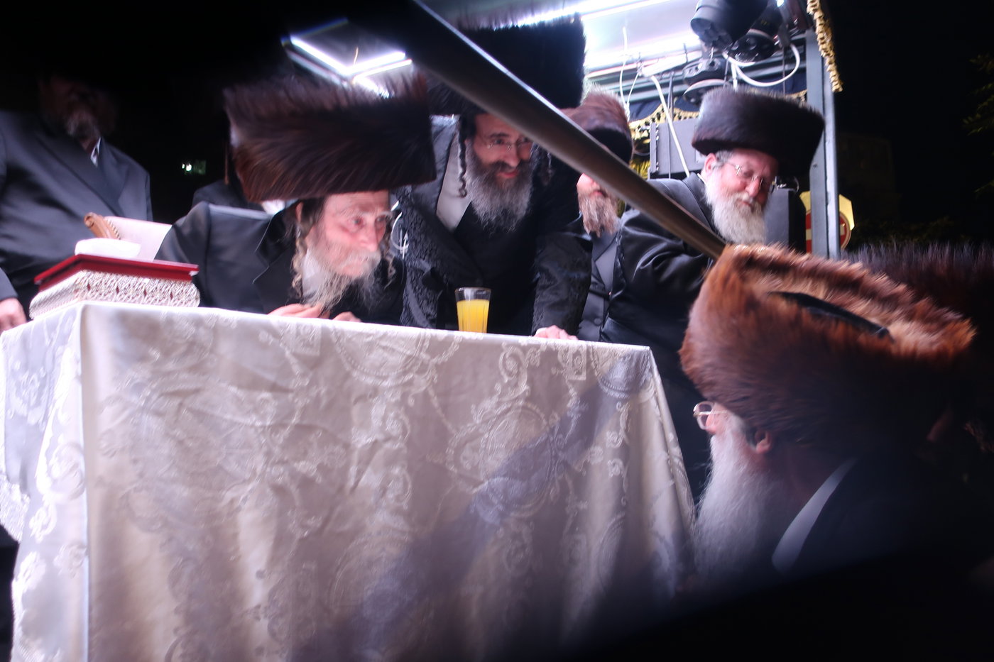 חג הסוכות בחצה"ק ערלוי