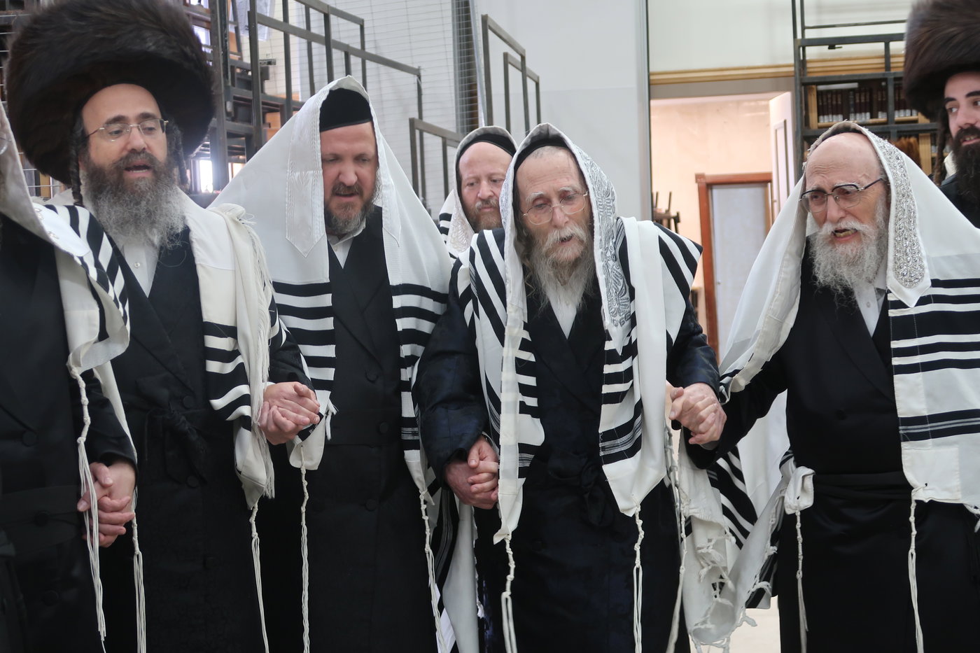 חג הסוכות בחצה"ק ערלוי