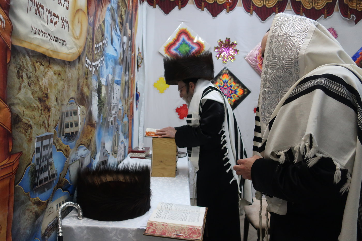 חג הסוכות בחצה"ק ערלוי