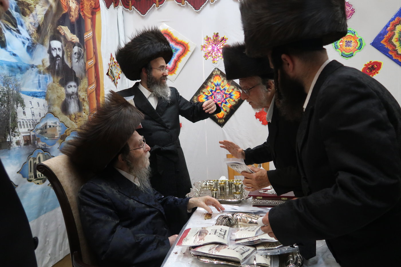 חג הסוכות בחצה"ק ערלוי
