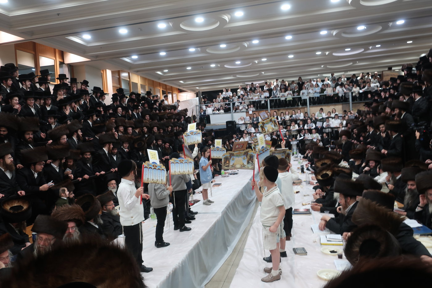 חג הסוכות בחצה"ק ערלוי