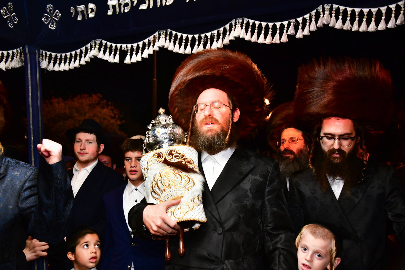 הכנסת ס"ת בהורניסטייפול