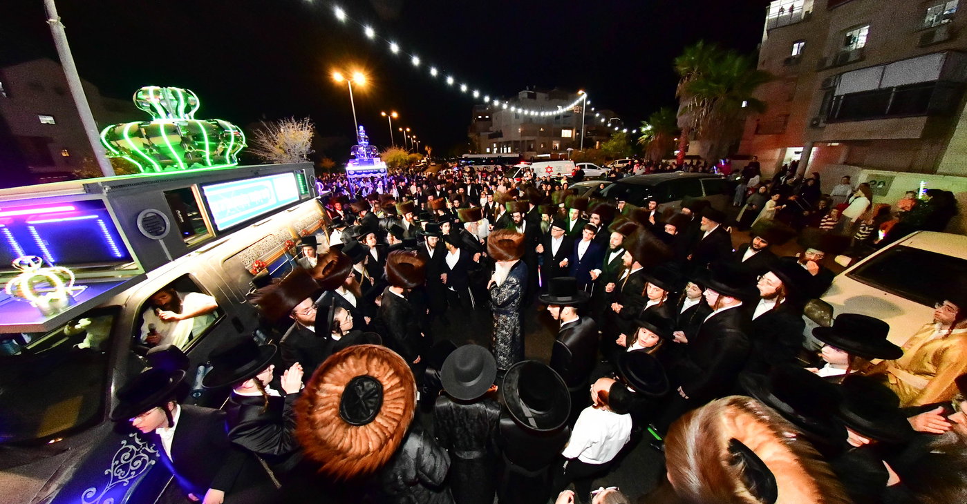 הכנסת ס"ת בהורניסטייפול