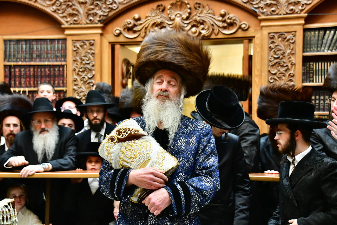 הכנסת ס"ת בהורניסטייפול