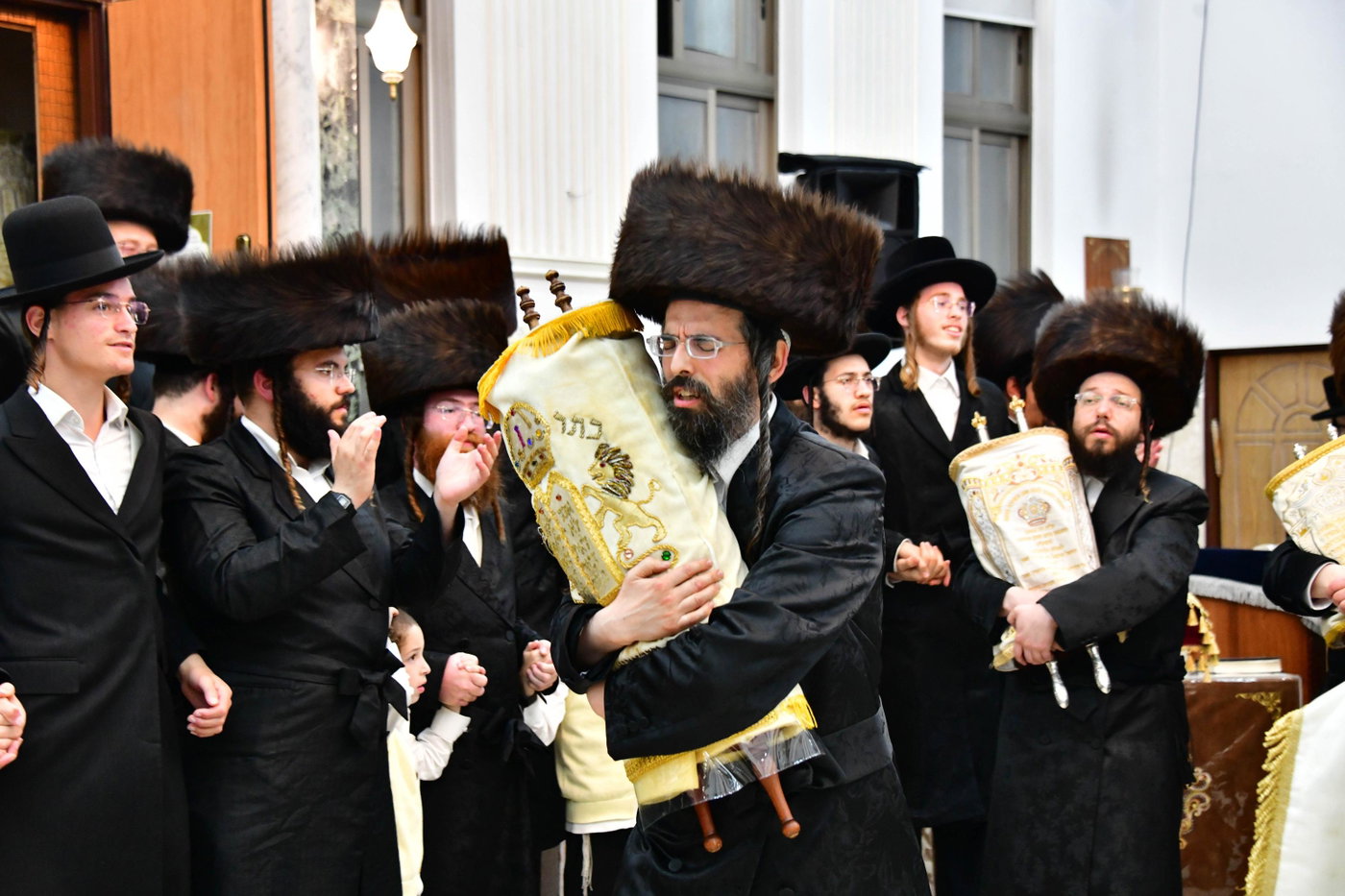 הקפות שניות בחצה"ק זוועהיל
