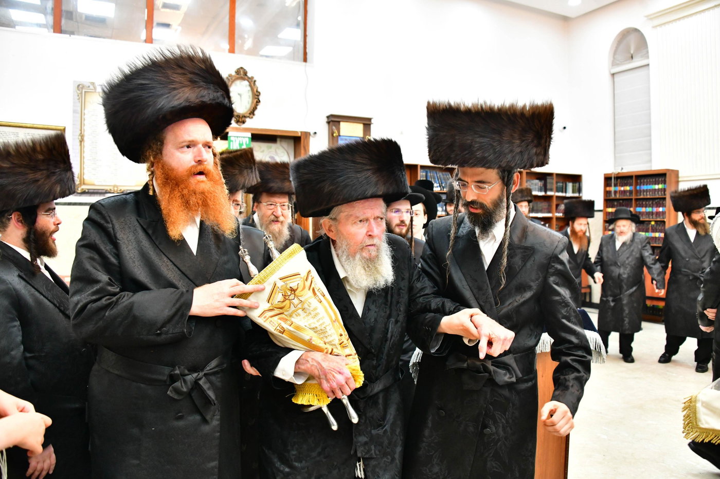 הקפות שניות בחצה"ק זוועהיל
