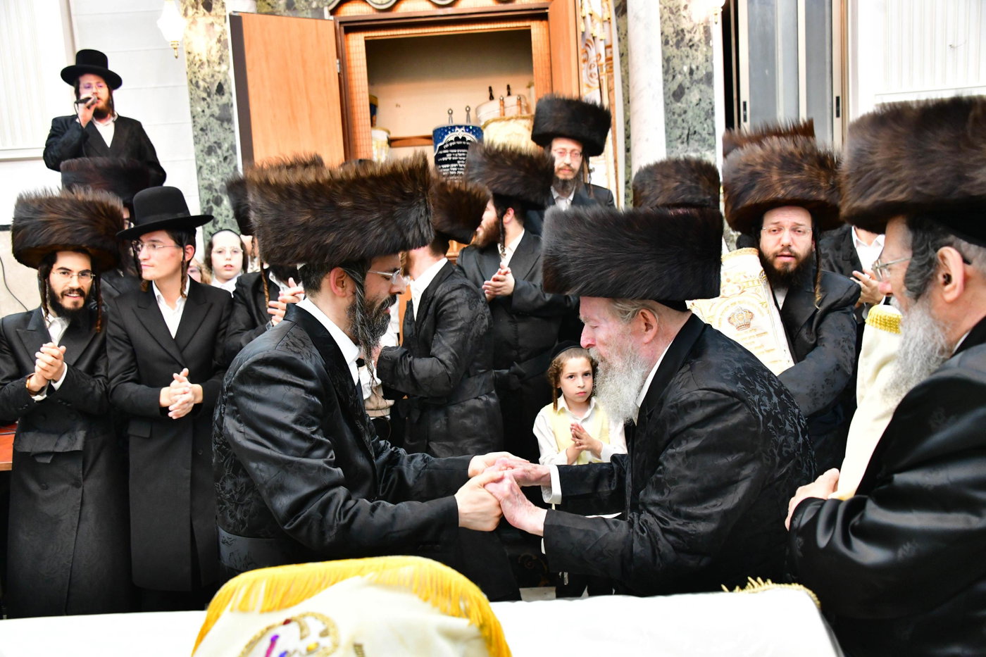 הקפות שניות בחצה"ק זוועהיל