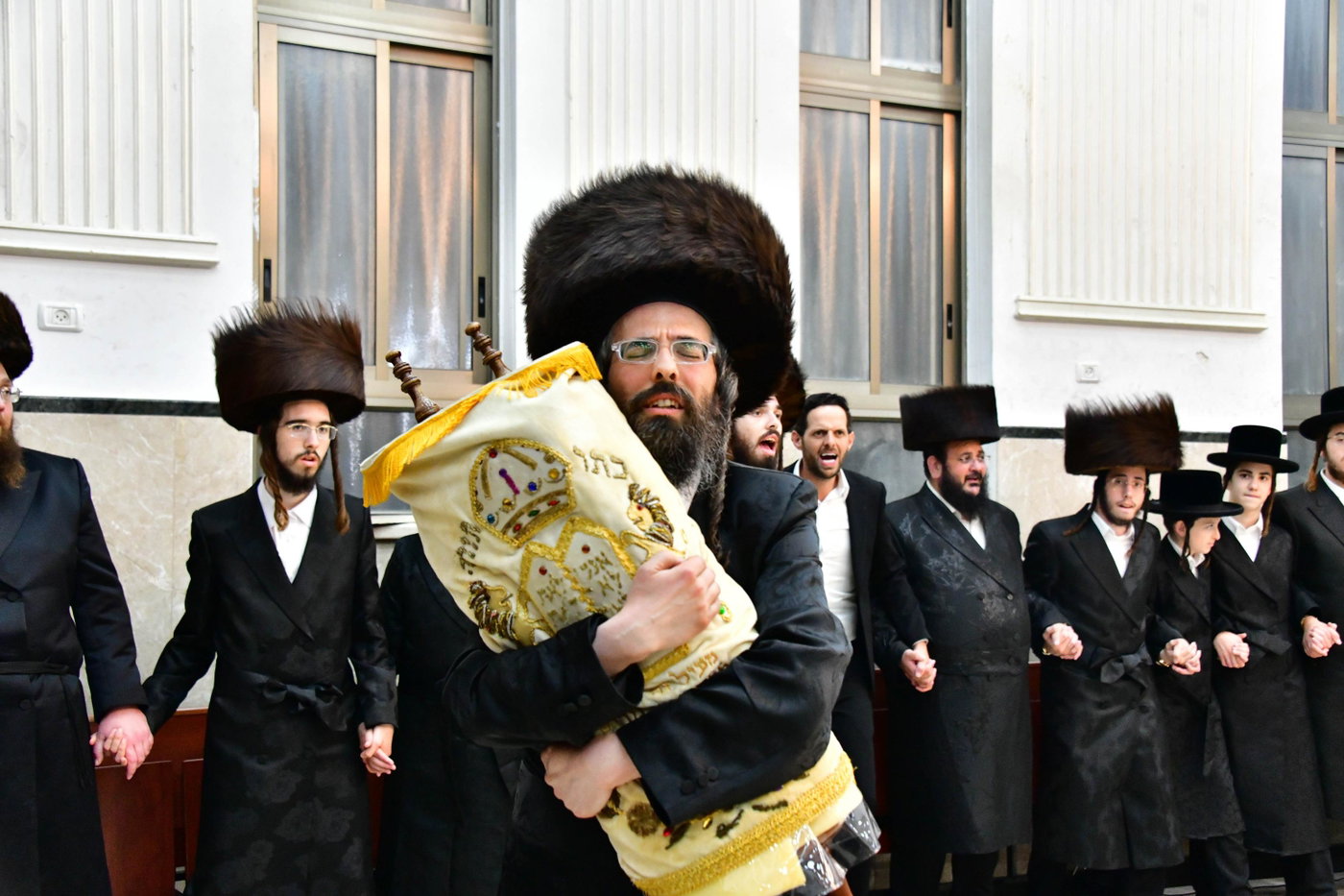 הקפות שניות בחצה"ק זוועהיל