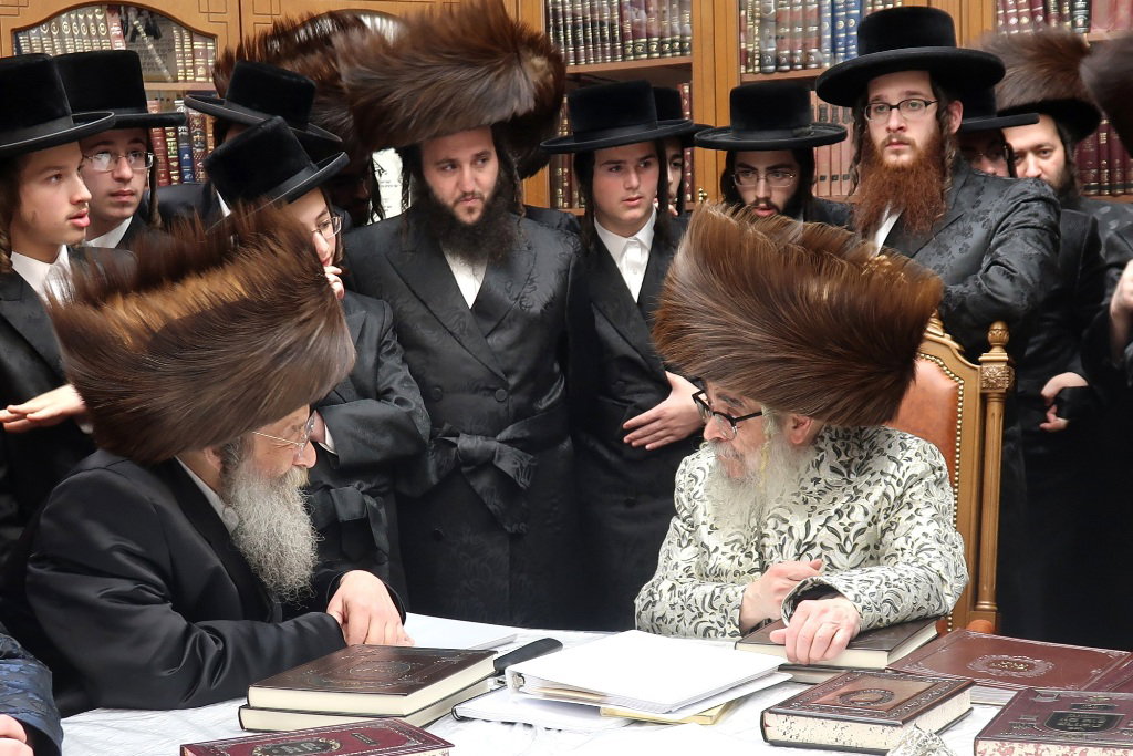 ביקורים בימי המועד בסוכתו של האדמו"ר מסאטמר