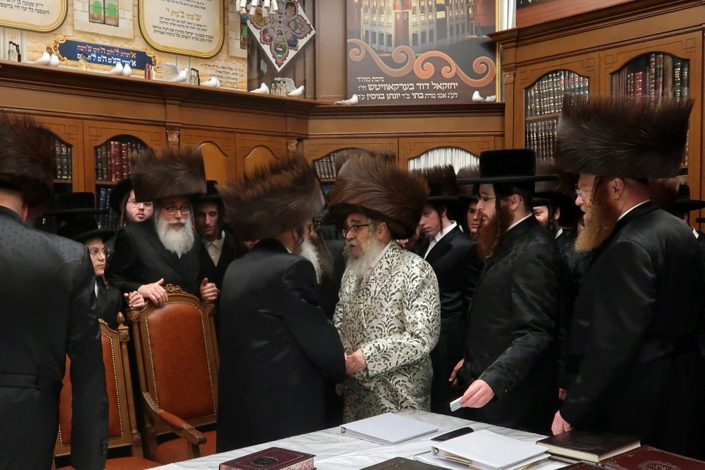 ביקורים בימי המועד בסוכתו של האדמו"ר מסאטמר