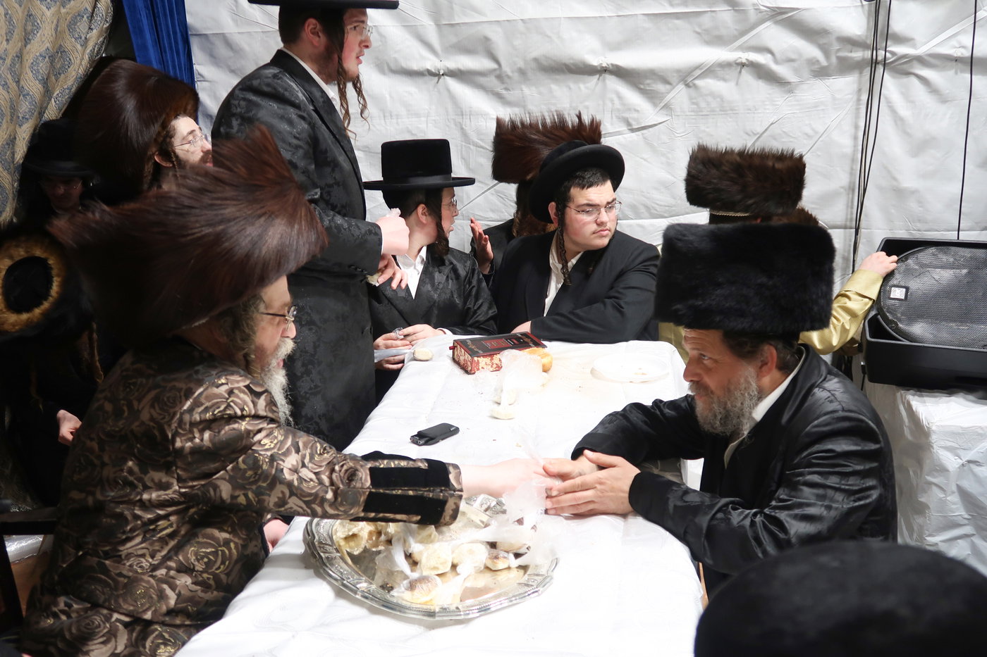חג הסוכות בחצה"ק קרעטשניף סיגעט